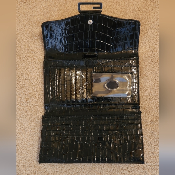 Used Vintage Guess Wallet - Picture 3 of 4